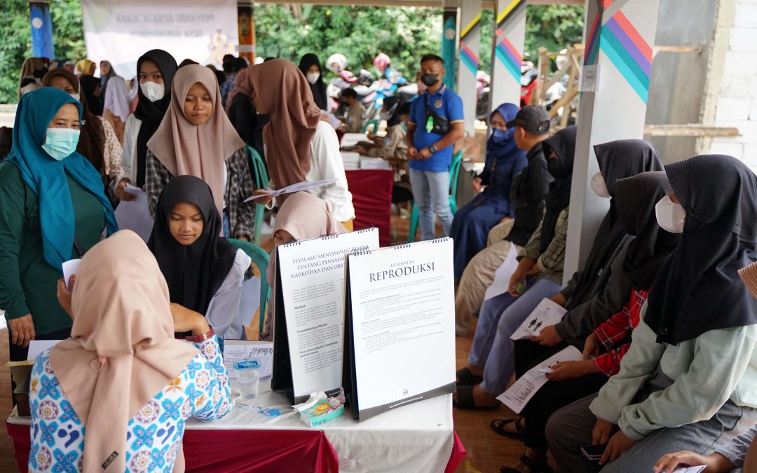 Inovasi Lokal USAID MADANI tentang Kesehatan Remaja Dampaknya Meluas ke Sekolah-Sekolah di Sukabumi
