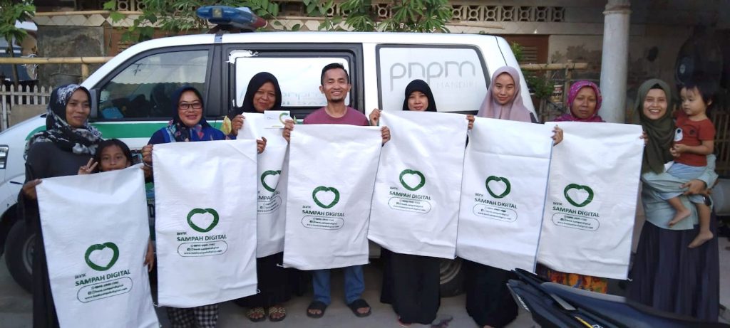 One of Mawar Desa’s activity in developing the village digital trash bank